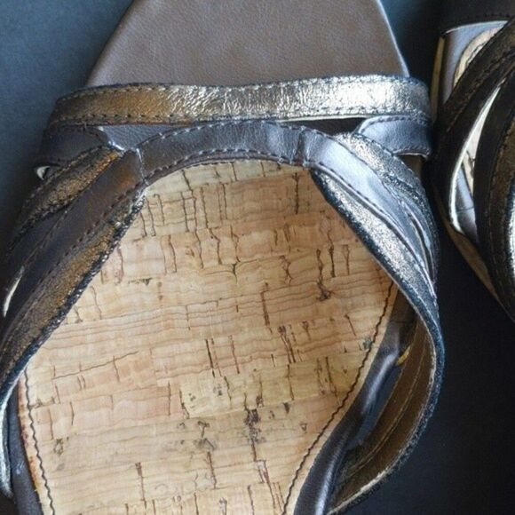 Bandolino wedge sandals with embellished heels - brown & gold - size 9 - Picture 6 of 10